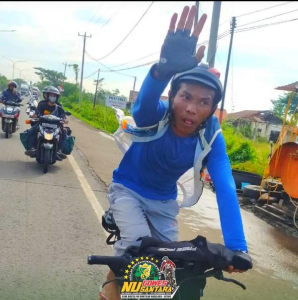 Pemuda Gowes Sepeda Ribuan Kilometer untuk Hadiri Muktamar NU di Lampung