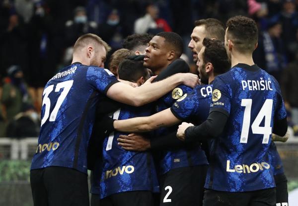 Inter Milan Lawan Cagliari di Liga Italia 2021-2022: Menang 4-0