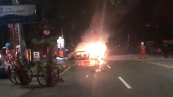 Mobil Sedan Terbakar Usai Isi BBM di SPBU Kejora Bangka Tengah