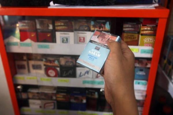 Sri Mulyani Naikkan Tarif Cuka Per 1 Januari 2022, Ini Rincian Harga Baru Rokok