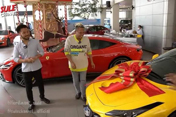 Baby Sule Dikasih Mobil Ferrari dari Rudy Salim, Komedian itu Malah Minta Diganti Uang