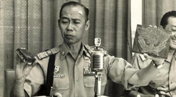 Nasib Tragis Jenderal Hoegeng Setelah Menangani Kasus Besar