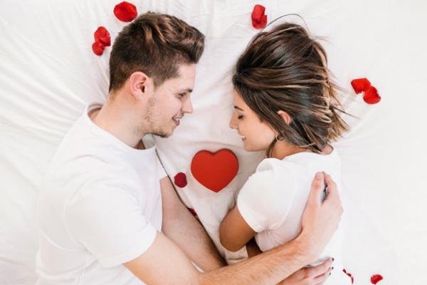 20 Gombalan Romantis Buat Pacar, Dijamin Makin Sayang