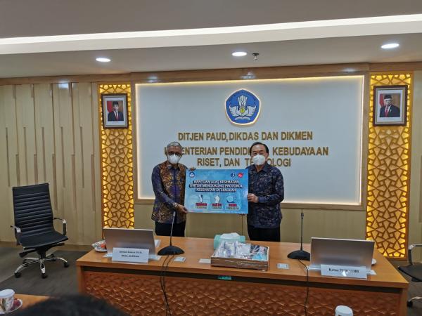 Yayasan Putera Harapan dan Perstibi Bantu Peralatan untuk Dukung Prokes PTM
