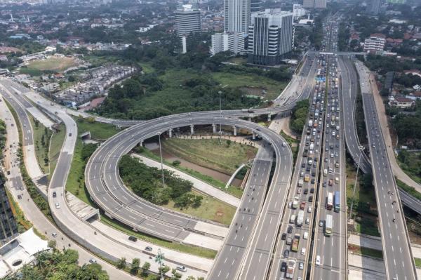 Jelang Nataru, Ribuan Kendaraan Tinggalkan Jabodetabek