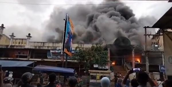 Kondisi Pasar Kroya Terbakar hingga Mencapai 80 Persen