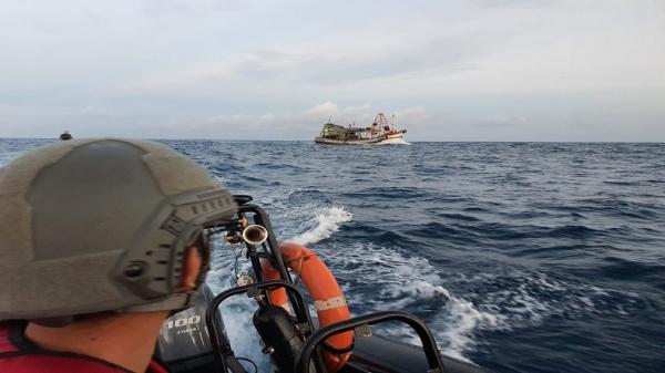 Bakamla RI Tangkap Kapal Vietnam yang Mencuri Ikan di Laut Natuna Utara