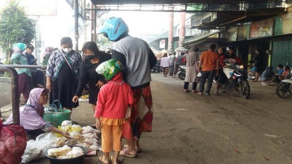 Kondisi Pagi Ini di Depan Pasar Kroya yang Terbakar, Pedagang Kebingungan