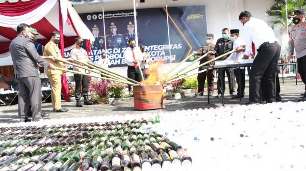 Menjelang Tahun Baru, Ribuan Miras Dimusnahkan Polres Probolinggo Kota