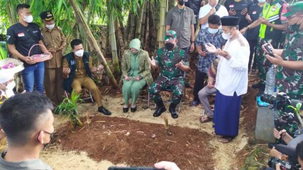 KSAD Ziarah ke Makam Salsabila Korban Tabrak Lari di Nagreg  