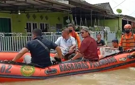 Waspada Banjir Palembang, 11 Perahu Disiagakan