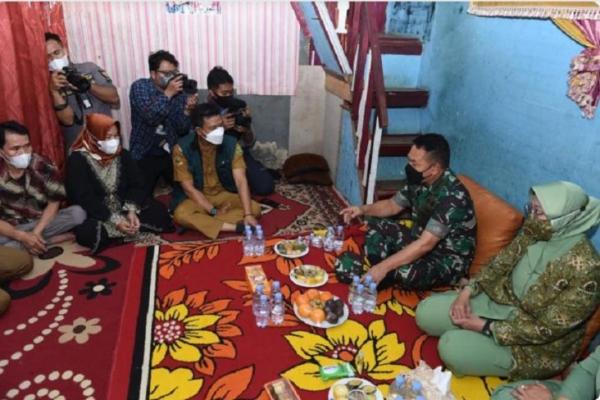 5 Sikap Empati KSAD Jenderal TNI Dudung Abdurachman Saat Kunjungi Keluarga Handi dan Salsabila
