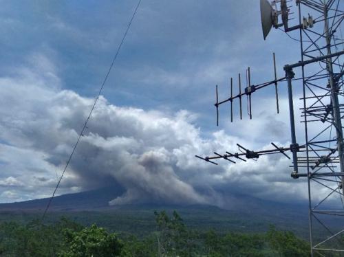 Semeru Kembali Meletus, Awan Panas Meluncur ke Tenggara