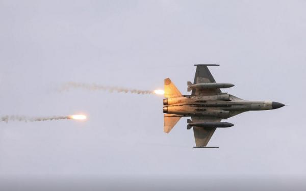 Jet Tempur Tertembak Pasukan Rusia, Angkatan Udara Ukraina Kehilangan Pilot Terbaik