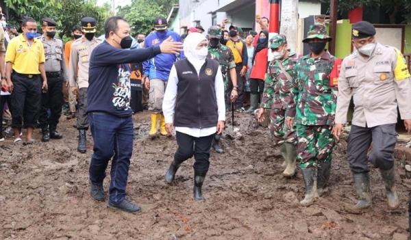 Khofiffah Datang ke Jember, Hibur Korban Banjir Bandang