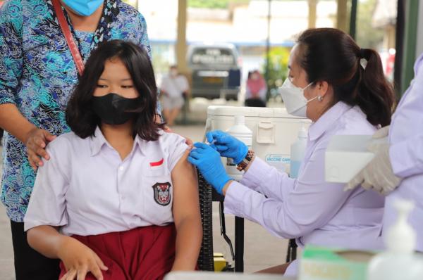 Polres Kediri Menggelar Vaksin Merdeka Bagi Anak Usia 6-11 Tahun