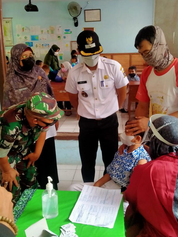Persiapan PTM 100 persen di Kelurahan Kesenden Kota Cirebon, Kini Murid SD Mulai Divaksin