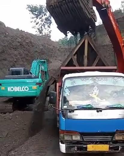 Tambang Ilegal di Lereng Gunung Kelud Dirazia Polda Jatim