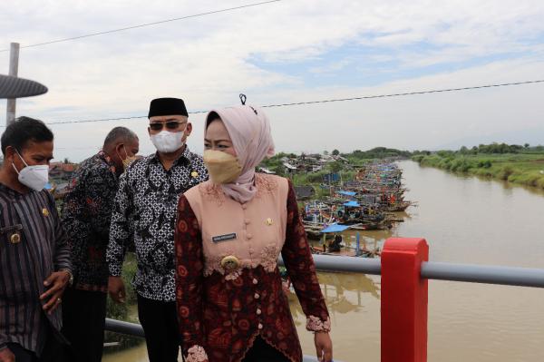 Bupati Brebes Idza Priyanti Resmikan Jembatan yang Dibangun Selama 4 Tahun