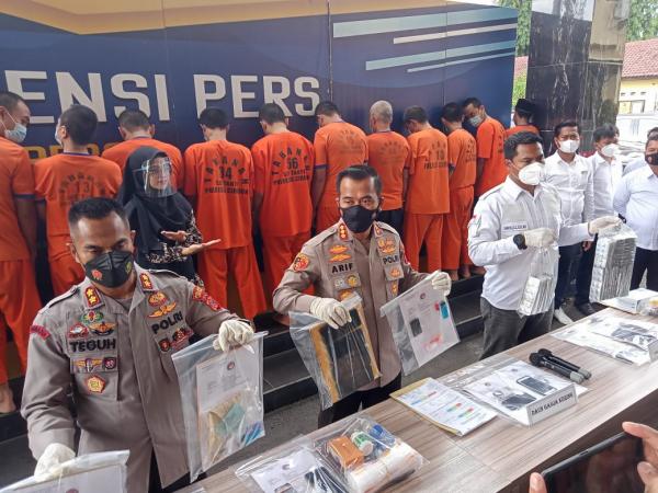 Polresta Cirebon Bekuk 17 Tersangka Kasus Narkoba dan Obat Terlarang