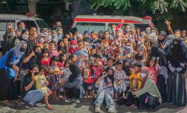 Ketika Tangan Dingin Komunitas SSCS Menyentuh Anak Jalanan Surabaya