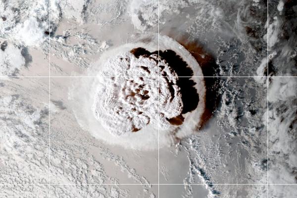 Letusan Dahsyat Gunung di Tonga Tertangkap Satelit, Kirim Tsunami hingga Hawaii