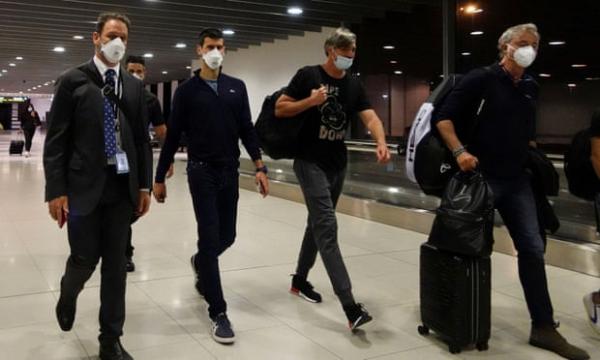 Djokovic Tinggalkan Australia dengan Pesawat Emirates Airlines