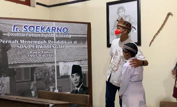 Ganjar Kaget! Dikenalkan Bocah Bernama Sama Dengan Nama Kecil Soekarno