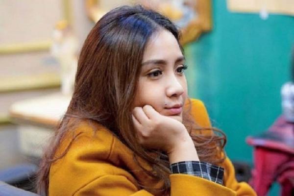 Nagita Slavina Taruh Tas Rp39 Juta di Tanah, Netizen: Mau Nangis