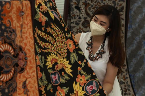 Cantiknya Desain Batik Cerita Panji Karya Fik Ubaya