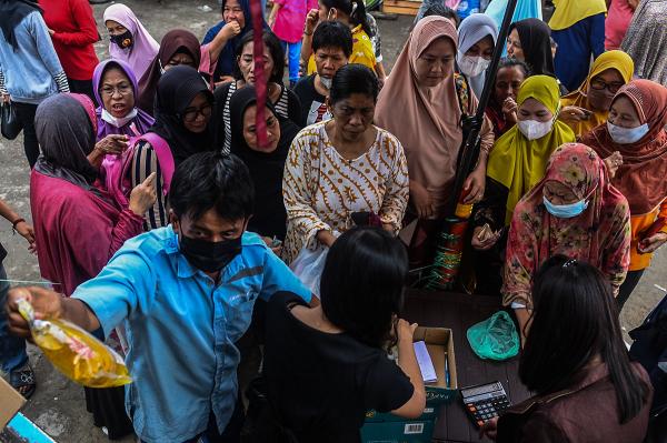 Operasi Pasar Murah Minyak Goreng Tetap Berjalan