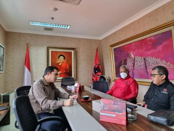 Arteria Dahlan di Hadapan Sekjen PDIP Akhirnya Mohon Maaf kepada Warga Sunda