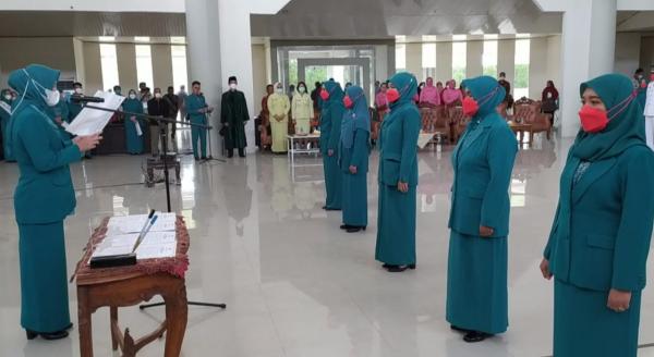 Pengurus PKK Kecamatan dan 31 Desa di Bangka Selatan dilantik