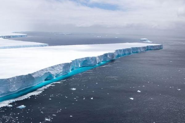 Alamak, Gunung Es A68 Buang 1,5 Miliar Ton Air Tawar ke Laut