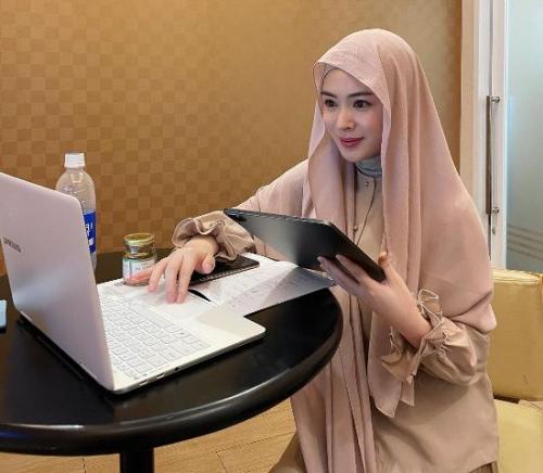 Artis Korea Selatan Ayana Moon Menjadi Mualaf, Keluarga Tak Setuju tapi Adiknya Kini Jadi Muslim