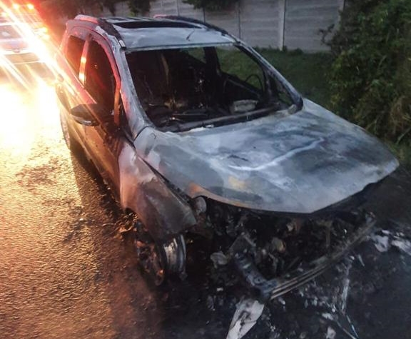 Ford Ecosport  Hangus Terbakar di Tol Merak, Pengemudinya Perempuan