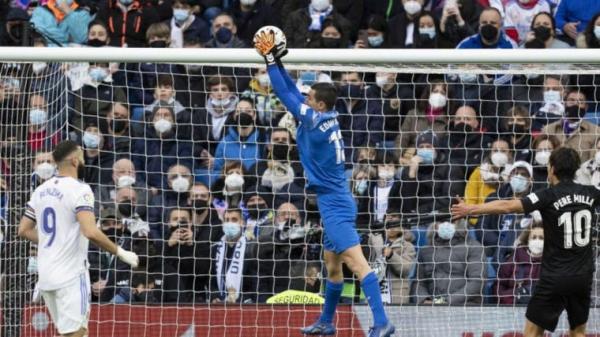 Benzema Gagal Eksekusi Penalti, Elche Nyaris Permalukan Real Madrid di Kandang Sendiri