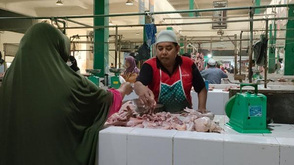 Harga Daging Ayam di Bangka Tengah Turun, Tapi Perkilo Masih Rp 45.000