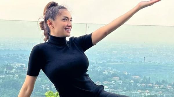 Intip Pose Angel Karamoy Tampil Seksi Pakai Baju Ketat, Bikin Netizen Gagal Fokus