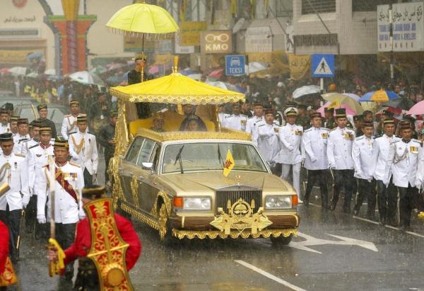 Perdana Menteri Brunei Darussalam Punya Lebih 450 Koleksi Kendaraan Ferrari
