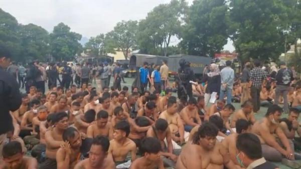 Aksi Unjuk Rasa Berbuntut Anarkis, Ratusan Anggota Ormas Diamankan Polisi