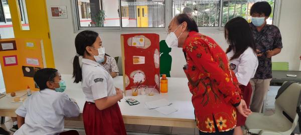 50 Eksperimen Sains Ditampilkan Puhua School Purwokerto, Salah Satunya Garpu Terbang