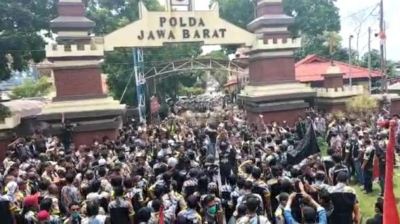 Gubernur Ridwan Kamil  Minta Pendemo Anarkistis di Mapolda Jabar Ditindak Tegas
