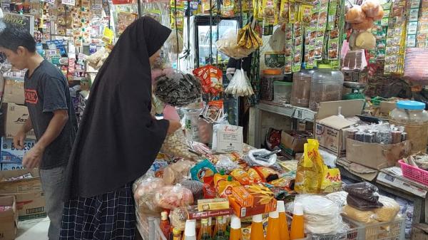 Harga Minyak Goreng di Pasar Modern Koba Masih Rp18.000 per Liter