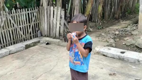 Memprihatinkan, Bocah di Cianjur Kecanduan Makan Kertas Papir Tembakau
