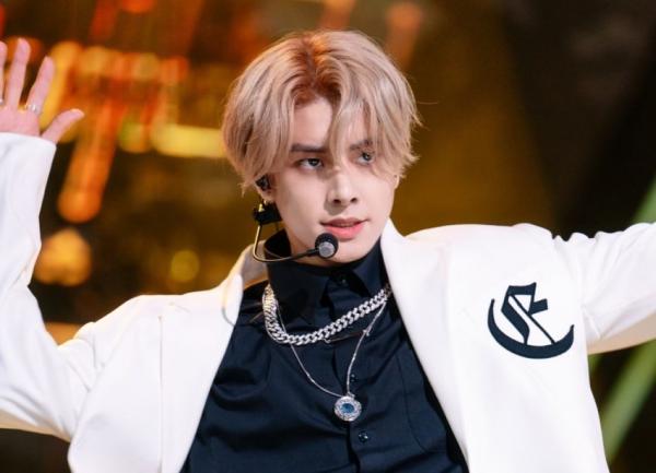 Kenakan Kalung Berlafadz 'ALLAH' ,  Bintang K-Pop Jake Enhypen Harus Minta Maaf