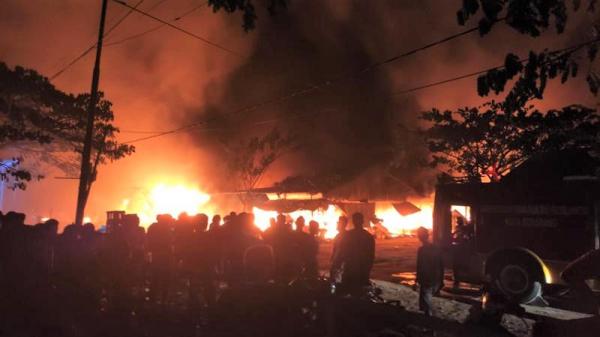 BREAKING NEWS: Pasar Johar Semarang Terbakar