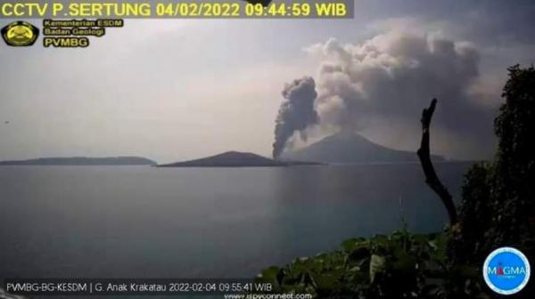 Anak Krakatau Meletus, Kode Warna Penerbangan Dinaikkan Jadi Oranye
