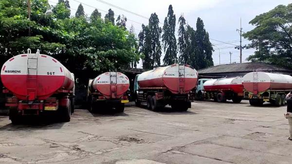 Foto-foto Pabrik Pengemasan Minyak Goreng di Tegal Tutup, Imbas Kebijakan Pemerintah
