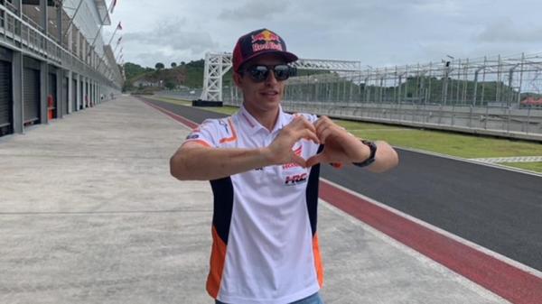 MotoGP 2022, Marc Marquez Salut dengan Fans Indonesia